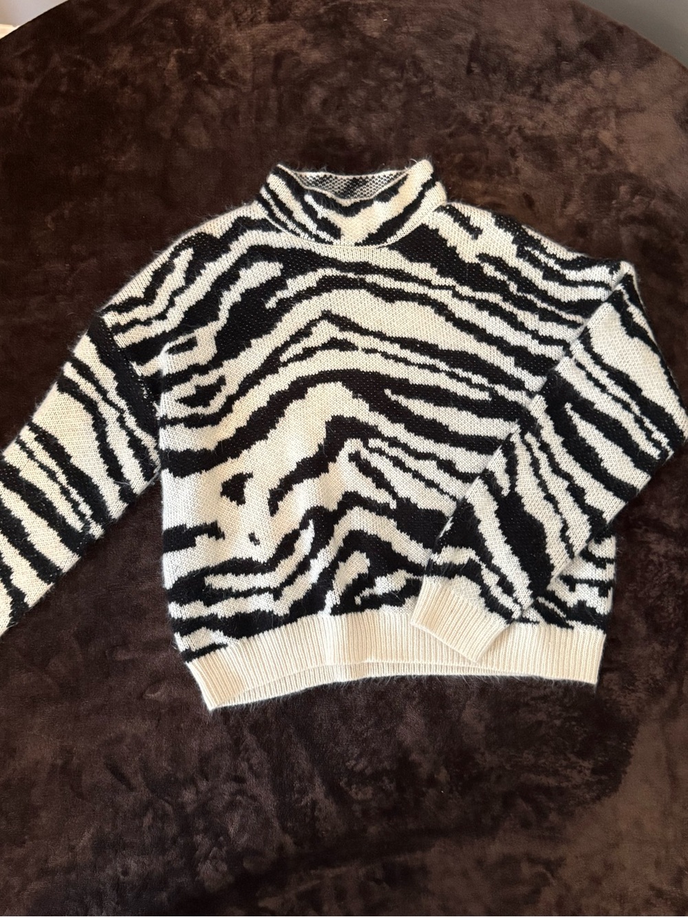 SHEIN Black & White Zebra Mock Neck Sweater